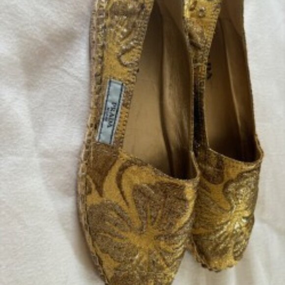 Prada gold espadrilles, size 40 NWOT - Picture 4 of 6